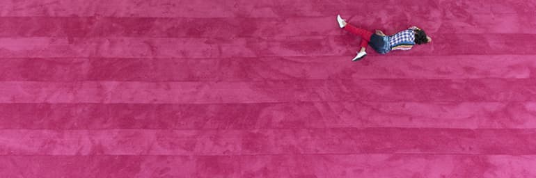 Maria Hassabi, STAGING: Solo #2 (2017). Installation view at Centre Pompidou, Paris. Courtesy the artist; Koenig & Clinton, New York; The Breeder, Athens. Photo credit Thomas Poravas.