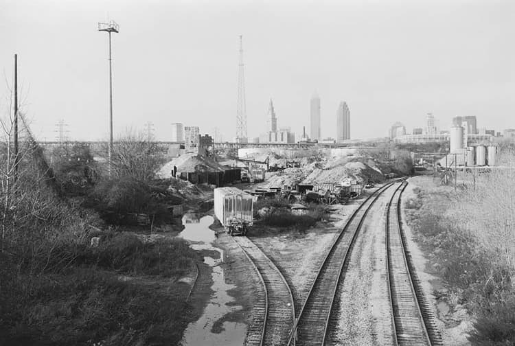 Off West 3rd Street, the Flats